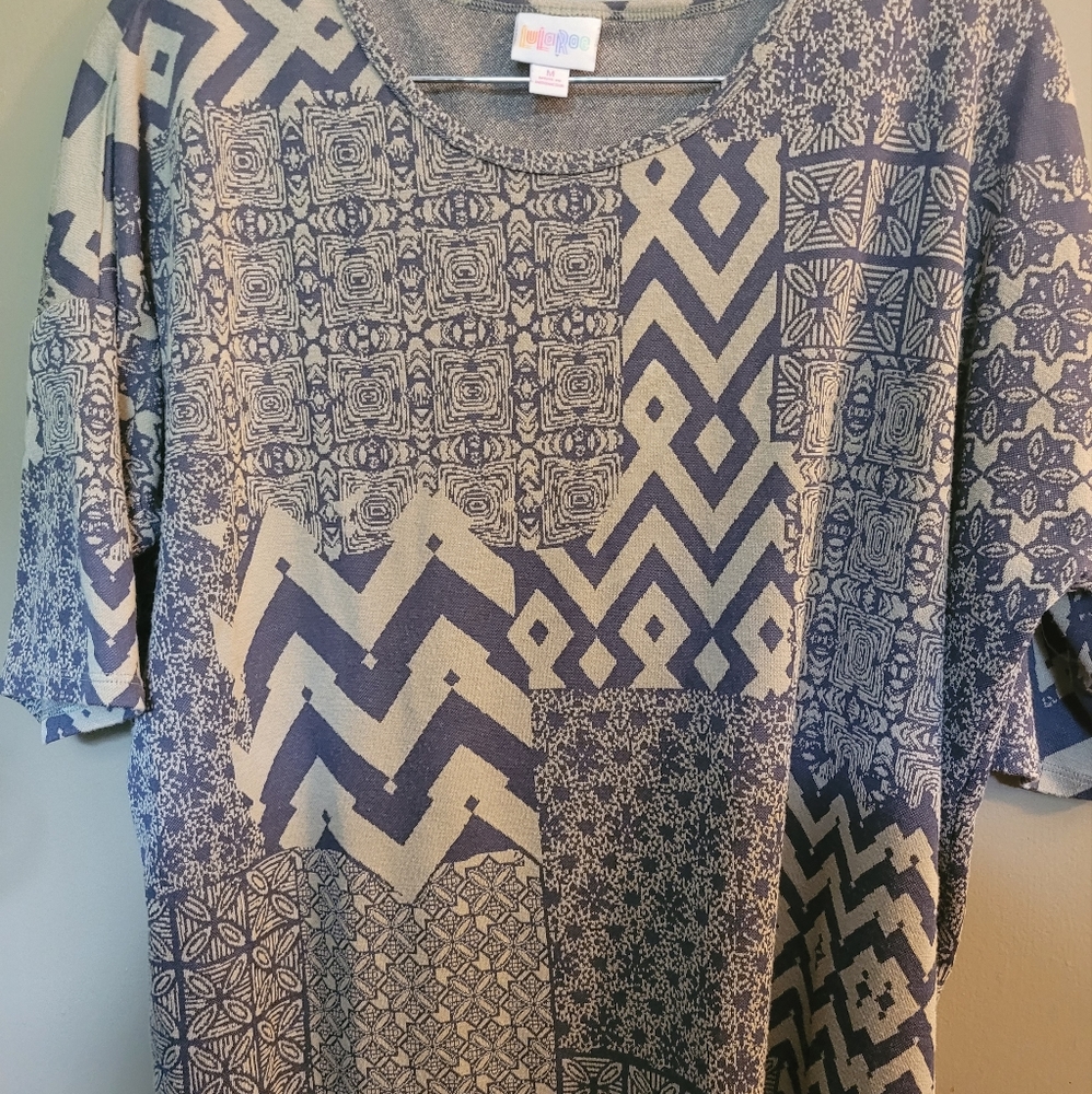 Lularoe - Picture 3 of 4